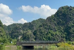 Hanoi: Ninh Binh Hoa Lu, Trang An Boat Ride, Mua Cave Tour