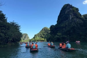 Hanoi: Ninh Binh Hoa Lu, Trang An Boat Ride, Mua Cave Tour