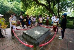 ハノイ - ニンビン 1 日豪華ツアー: ホアルー、タムコック、ムア洞窟