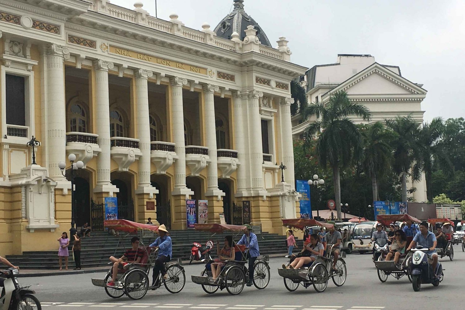 Hanoi Old Quarter: 1-Hour Cyclo Tour