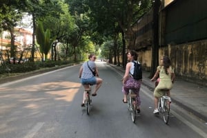 Tour de medio día en bicicleta por el casco antiguo de Hanói y el delta del río Rojo