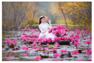 Hanoi: Pagoda dei Profumi con giro in barca e villaggio della seta di loto