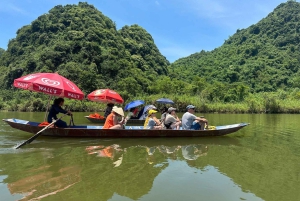 Hanoi: Pagoda dei Profumi con giro in barca e villaggio della seta di loto