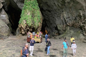 Hanoi: Pagoda dei Profumi con giro in barca e villaggio della seta di loto