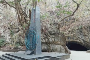 Hanoi: Phu Vinh Bamboo Village & Tram Mountain Relic Complex