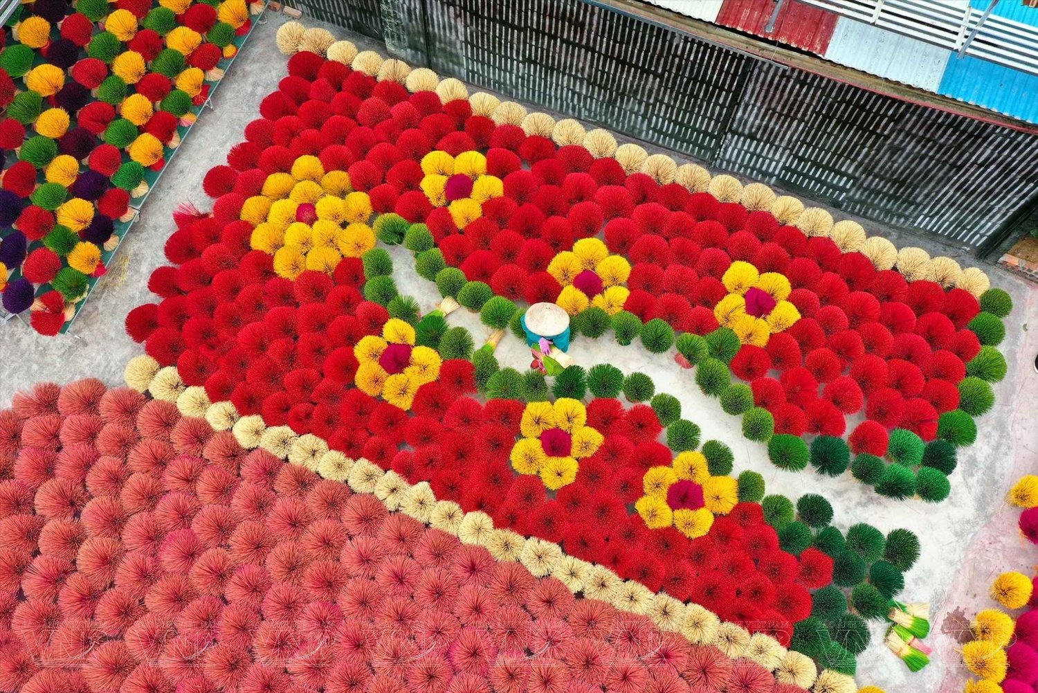 Hanoi Phung Xa Lotus Silk Handicraft Village or Incense, Hat