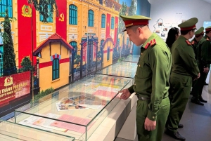 Hanoi: Police Museum or Incense Village & Hat Village