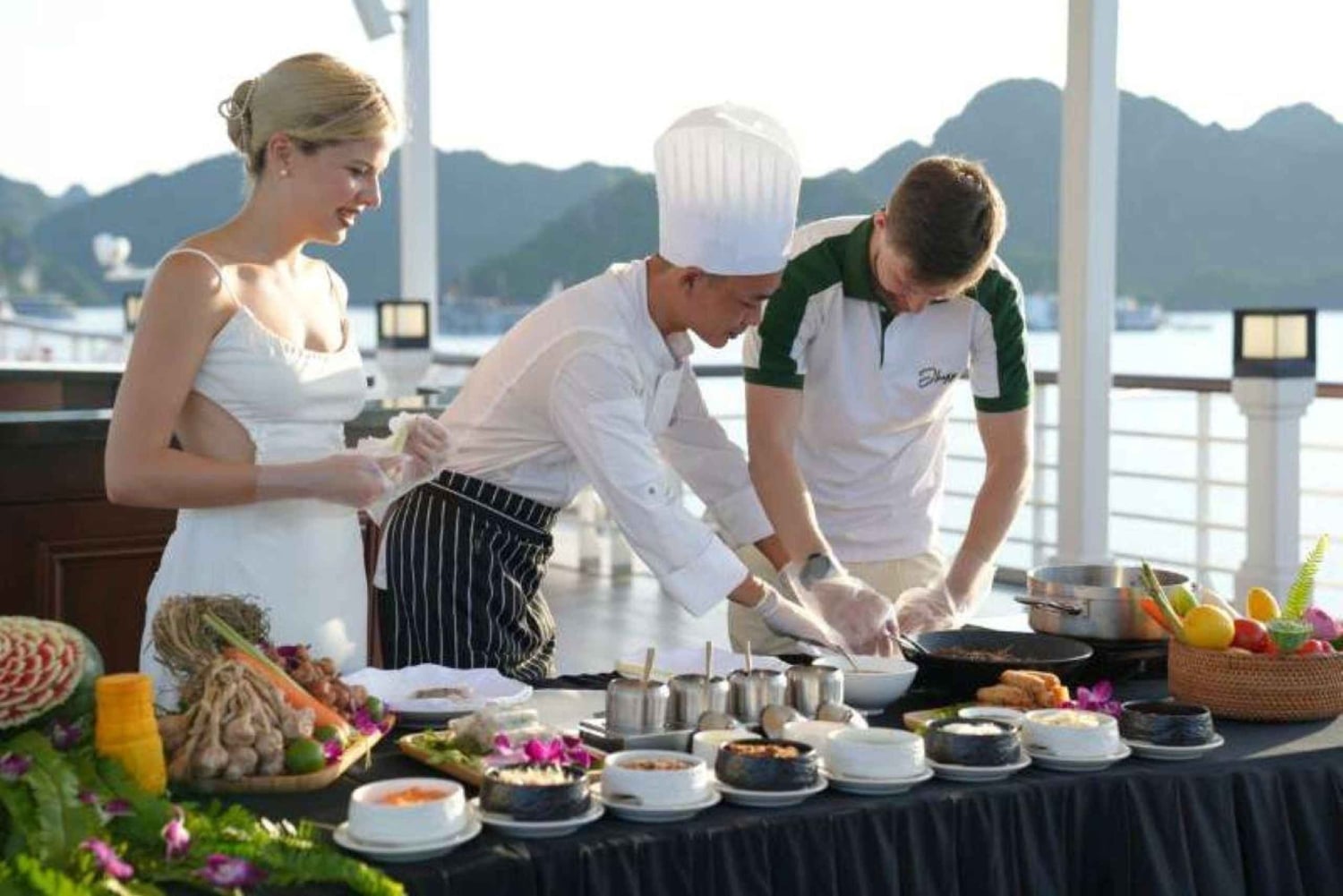 Hanoï privé : croisière Bhaya Classic de 2 jours dans la baie d'Ha Long