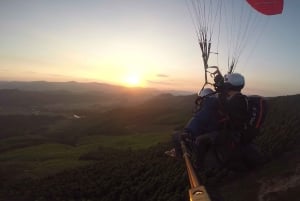 Hanoi Sky Tour: Han Hanoi: Paragliding
