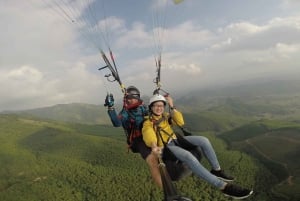 Tour du ciel de Hanoi : Parapente