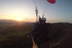 Tour du ciel de Hanoi : Parapente