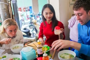 Hanoi: Small-Group Street Food Walking Tour