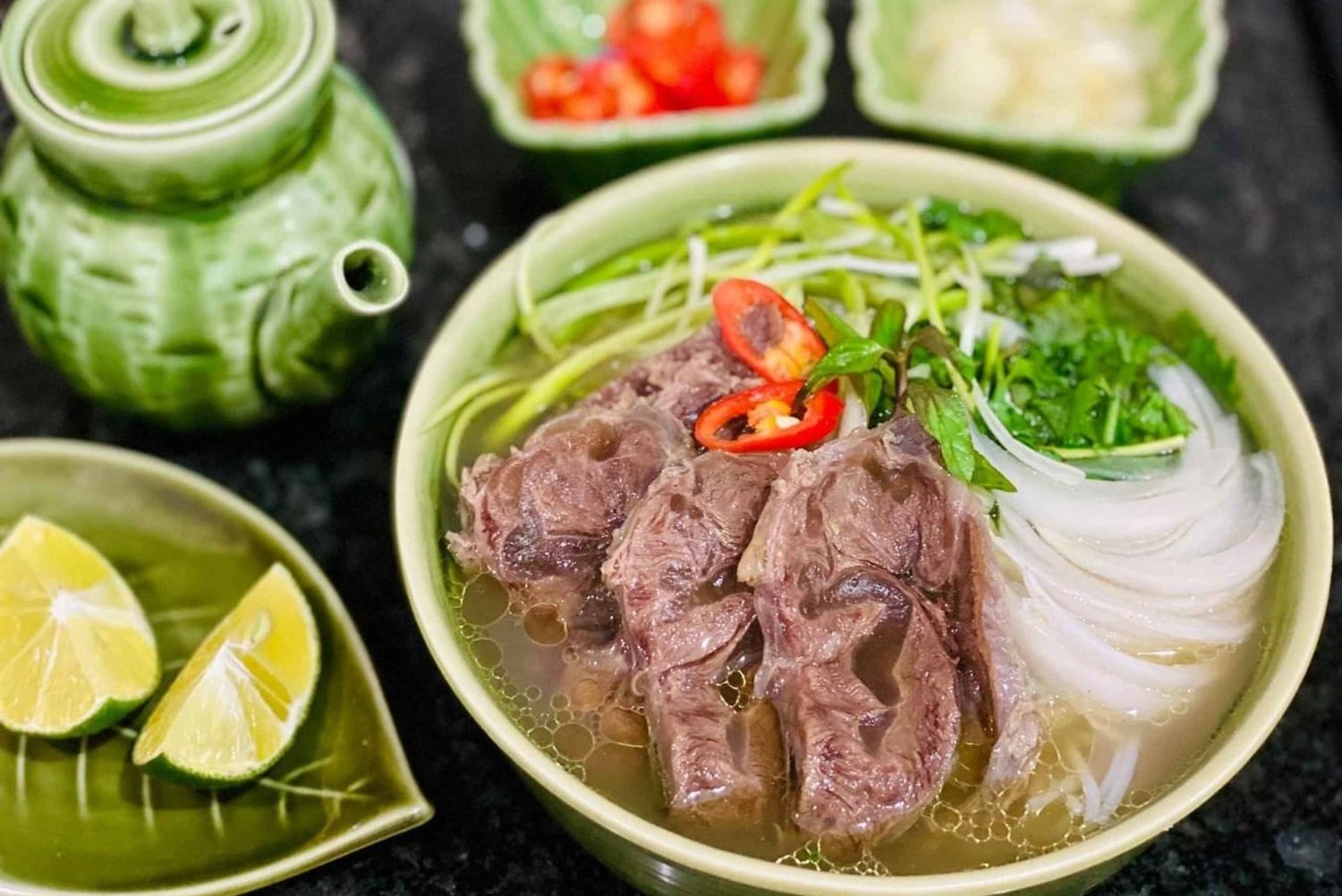 Hanoi: Culinaire tour met Train Street & verborgen steegjes
