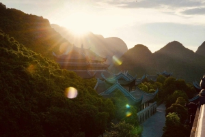 Hanoi: Tam Chuc grootste pagode ter wereld of hoed en wierook