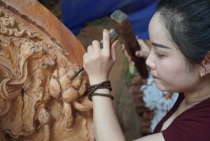 Hanoi: Thuong Mao -puusepänkylä tai hattujen ja suitsukkeiden kylä