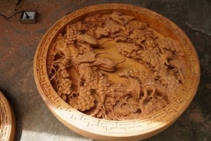 Hanoi: Thuong Mao -puusepänkylä tai hattujen ja suitsukkeiden kylä