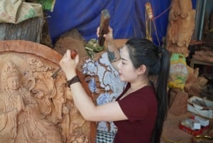 Hanoi: Thuong Mao -puusepänkylä tai hattujen ja suitsukkeiden kylä