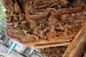 Hanoi: Thuong Mao -puusepänkylä tai hattujen ja suitsukkeiden kylä