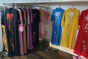 Hanoi: Traditional Ao Dai Dress and Non La Hat Rental