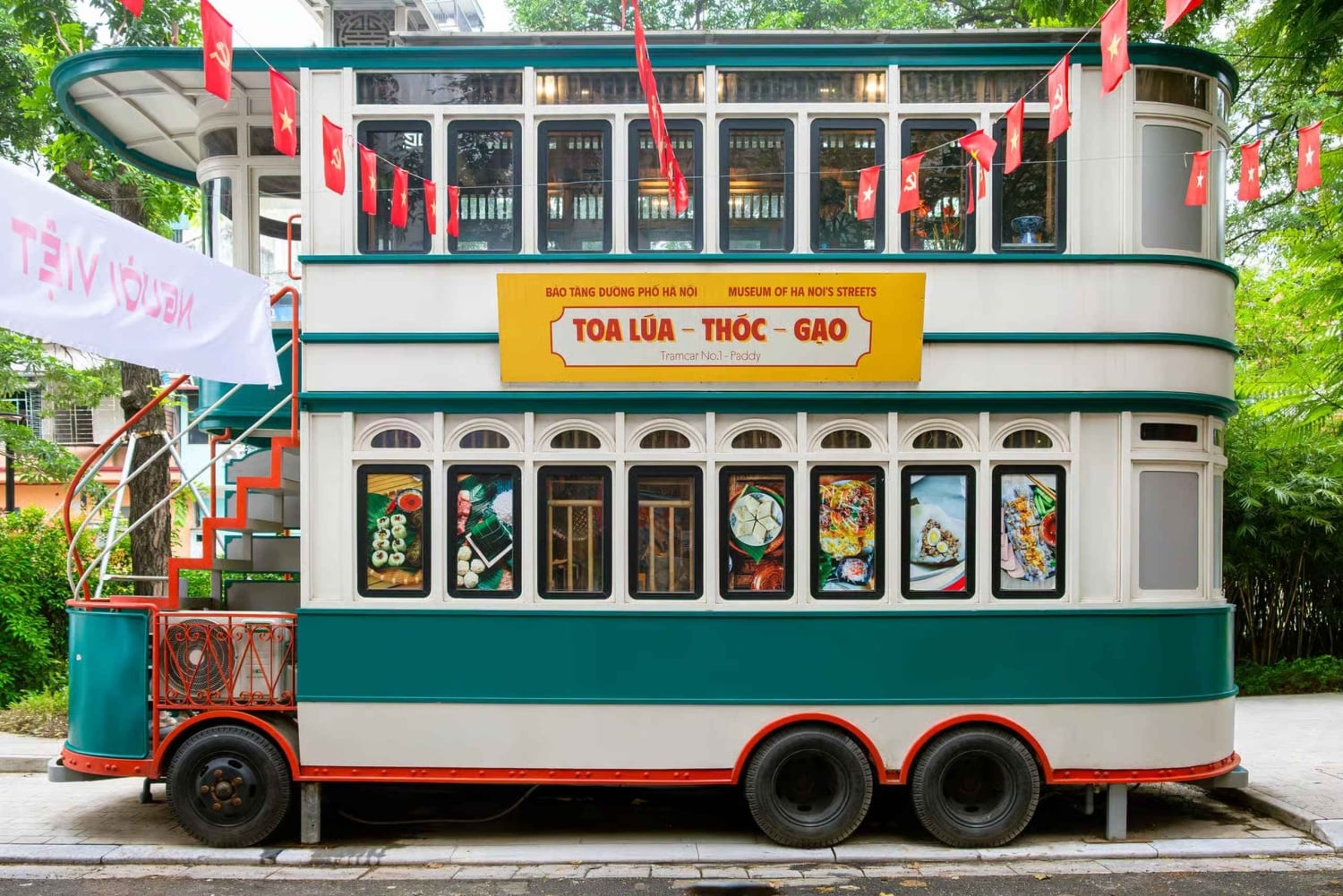 Hanoi Tramcar Mini Museum: erfgoed en authentieke gerechten
