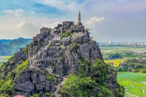 Hanoi: Kuljetus Ninh Binhiin tai Ninh Binhistä päivittäin limusiinibussilla.