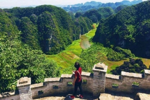 Hanoi: Transfer til eller fra Ninh Binh dagligt med limousinebus