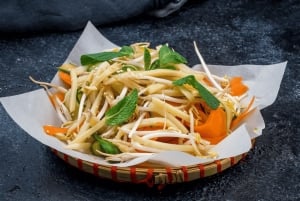 Tour gastronomico vegano di Hanoi e tour in treno