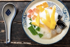 Comida de rua vegana e tour gastronômico de trem em Hanói