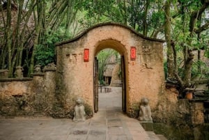 Hanoi Viet Phu Thanh Chuong oder Weihrauchdorf & Hutdorf