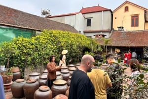 Hanoi Viet Phu Thanh Chuong oder Weihrauchdorf & Hutdorf