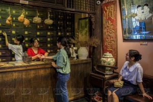 Hanoi Viet Phu Thanh Chuong oder Weihrauchdorf & Hutdorf