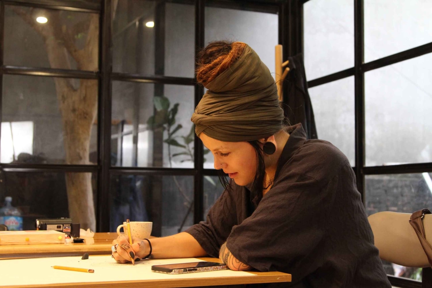 Hanoi: Vietnamese Silk Painting Workshop with Tea