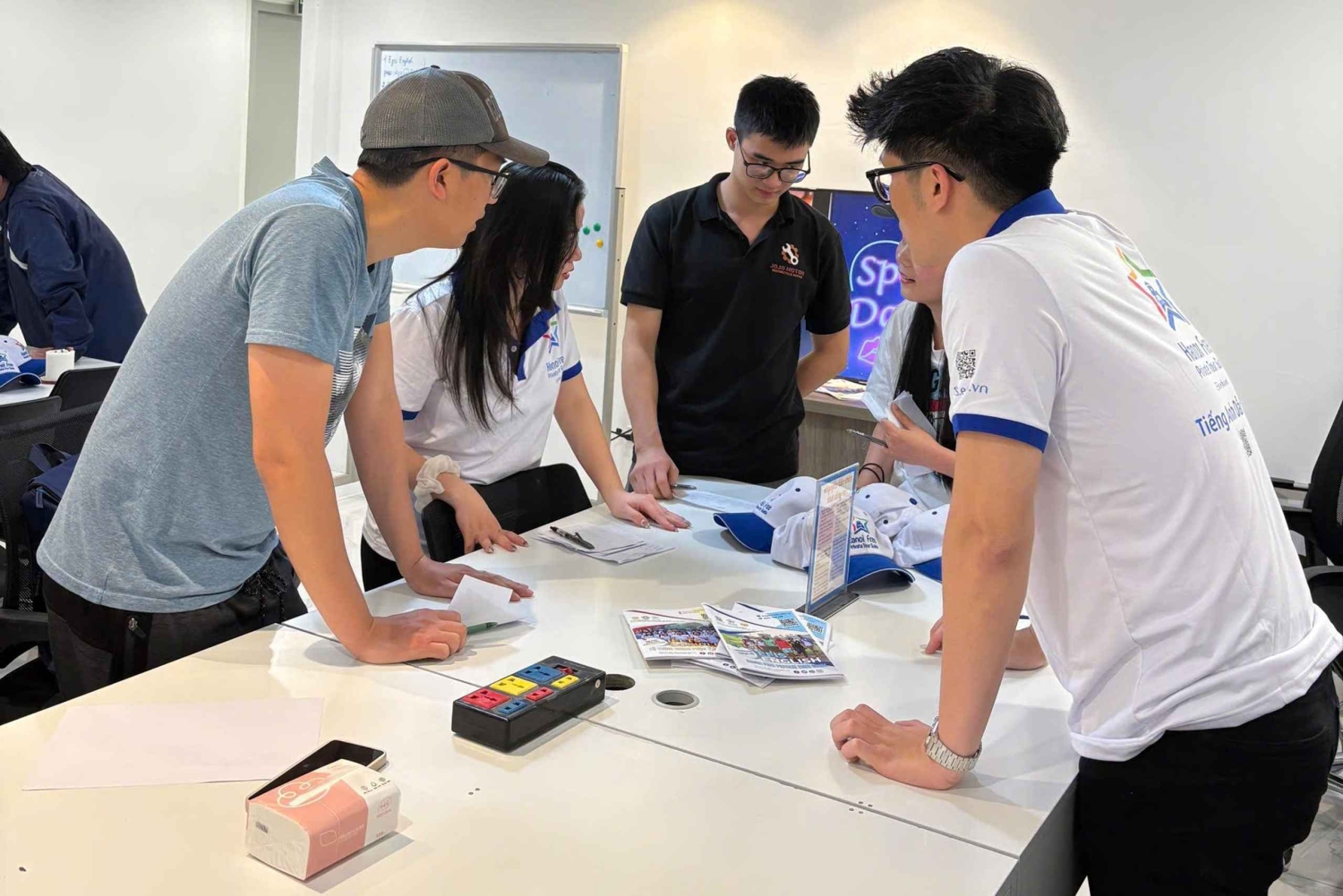 Hanoi: Vietnamese Students Culture Exchange Tour