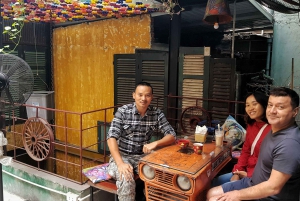 Hanoi: tour guidato di mezza giornata della città in moto Minsk d'epoca