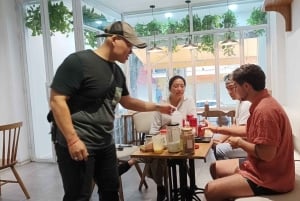 Hanói: tour a pie, la calle del tren y clase de café con huevo en NYNA