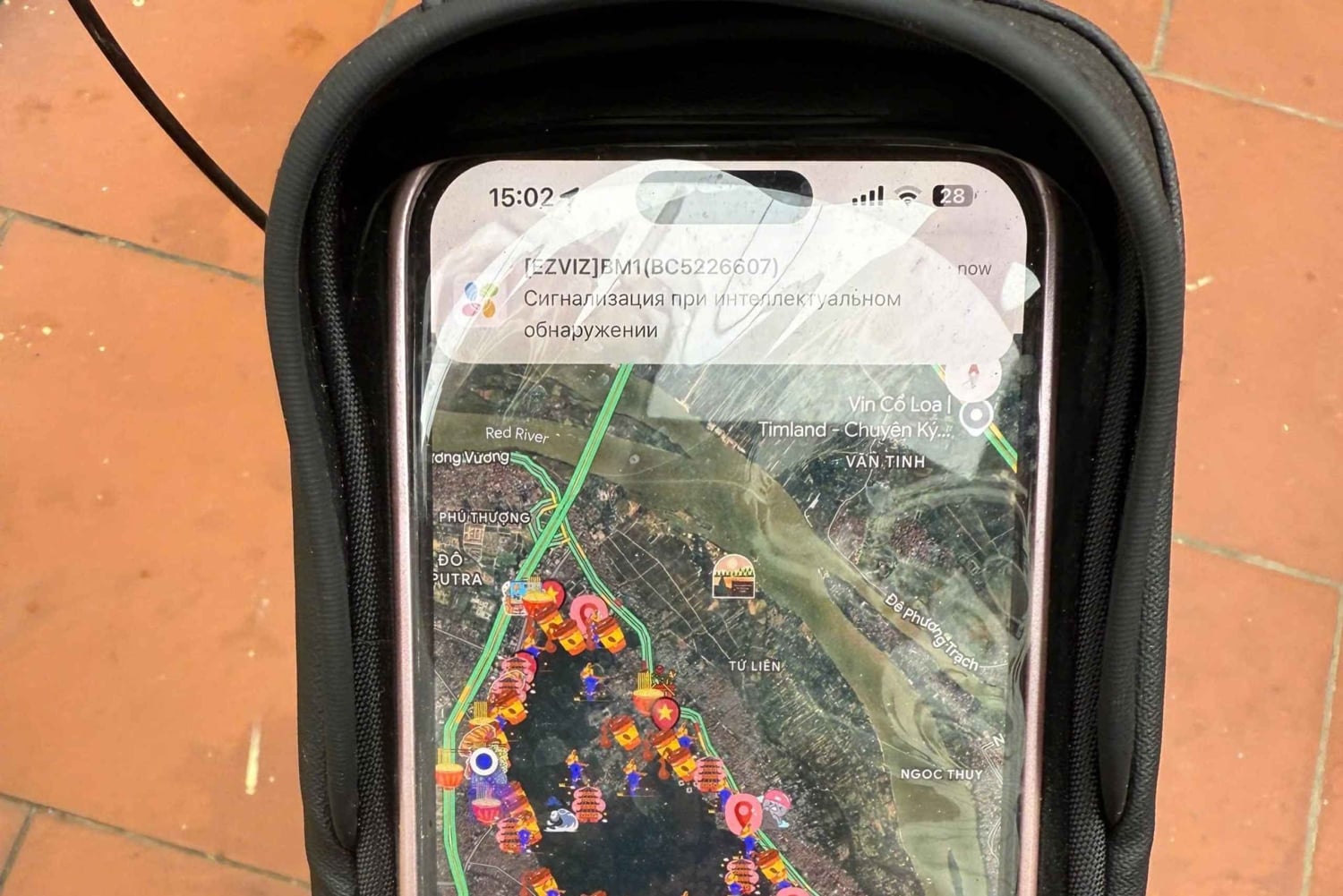 Hanoi: West Lake Cycling Tour with Dinner