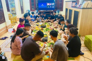 Hanoi: West Lake Cycling Tour with Dinner