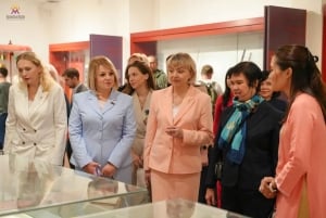 ハノイ女性博物館または魚のわな、醤油、お香の村をご覧ください