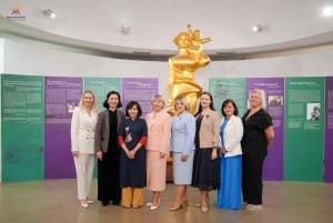 ハノイ女性博物館または魚のわな、醤油、お香の村をご覧ください