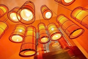 Hanói: oficina de escultura em madeira e refeição cultural numa moradia com jardim