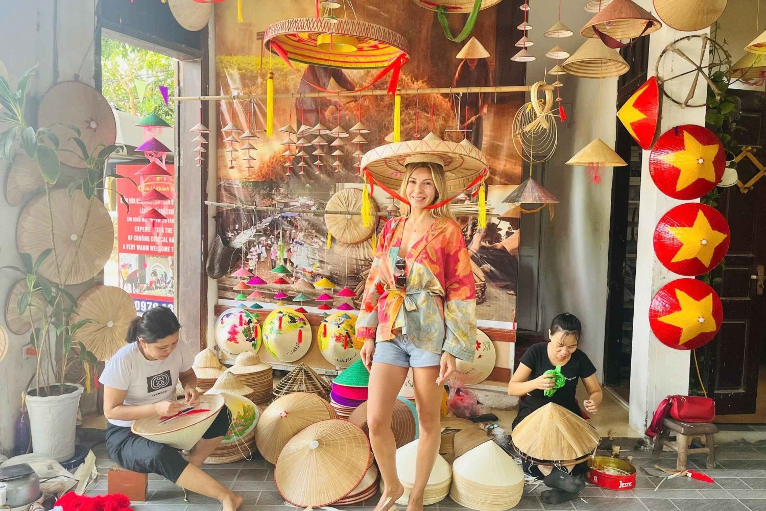 Hanoi: Incense Village, Hat, and Lacquer Artisanal Tour