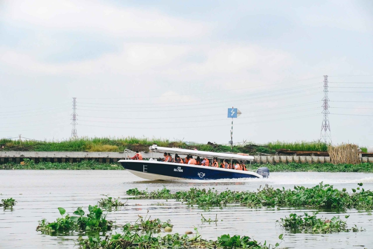 HCM City: Cu Chi Tunnels Speedboat Tour with Fruits & Snacks