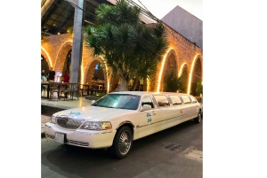 Ho Chi Minh: trasferimento aeroportuale in auto d'epoca o limousine