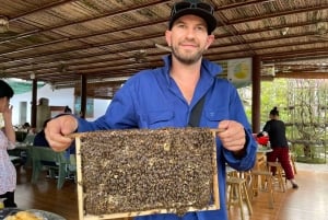 HCMC: Cu Chi Tunnels & Mekong Delta VIP Tour by Limousine