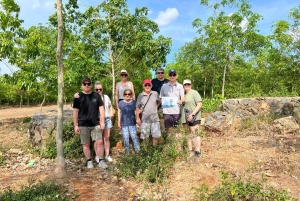 Hô Chi Minh-Ville : Long Tan et base australienne de Nui Dat avec la plage de Vung Tau