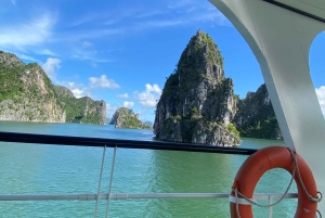 Eventyr i den skjulte Halong-bugt: huler, landsbyer og kajak