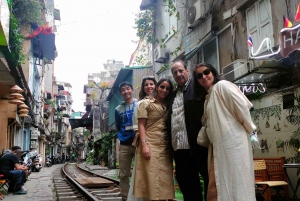 Highlight Hanoi city tour with train street.