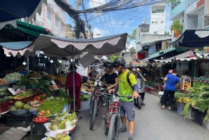 Ho Chi Minh: Bike Tour of Local Markets, Coffee & History