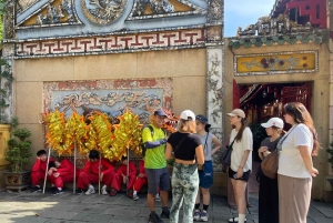 Ho Chi Minh: Bike Tour of Local Markets, Coffee & History