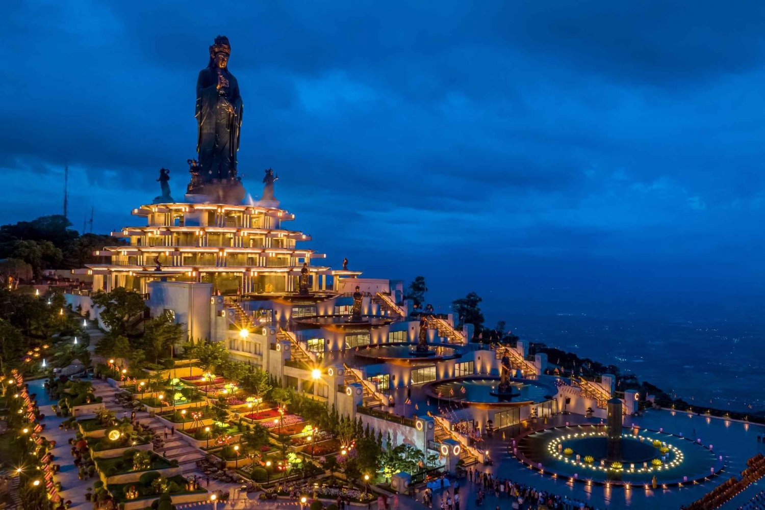 Ho Chi Minh : Visite de la montagne de la Vierge Noire et du temple de Cao Dai